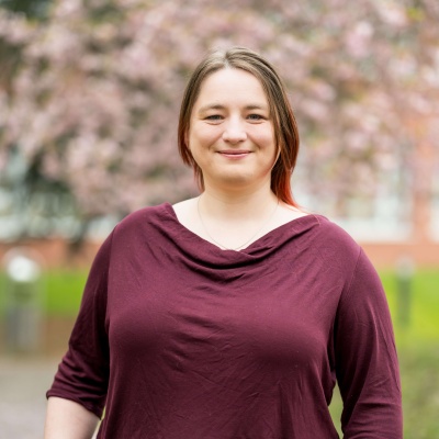 Porträtbild von Daniela Farmbauer